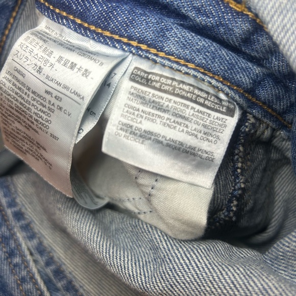 Womens Levis Denim Overalls size medium - Picture 6 of 9